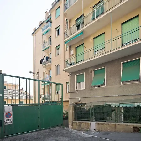 Sampierdarena Con Patio Privato * Genoa
