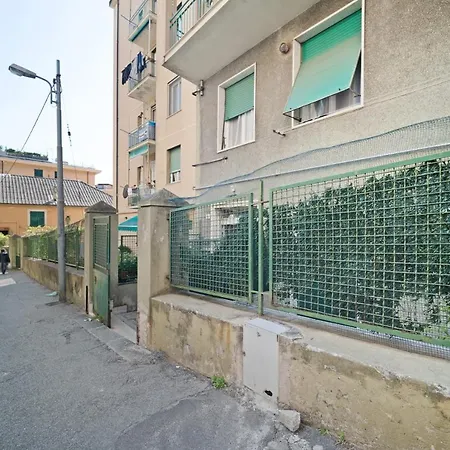 Sampierdarena Con Patio Privato Apartment *